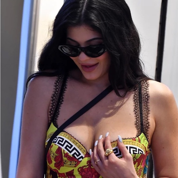 Brand new versace sunglasses - Picture 7 of 7